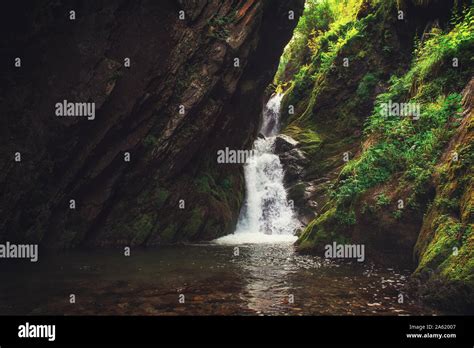 Estyube Waterfall At Lake Teletskoye Stock Photo Alamy