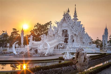 Thailands White Temple Looks Like It Came Down From Heaven Bored Panda