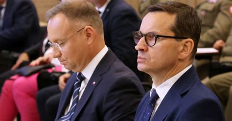 Tak Polacy oceniają prezydenta i premiera SONDAŻ Wiadomości