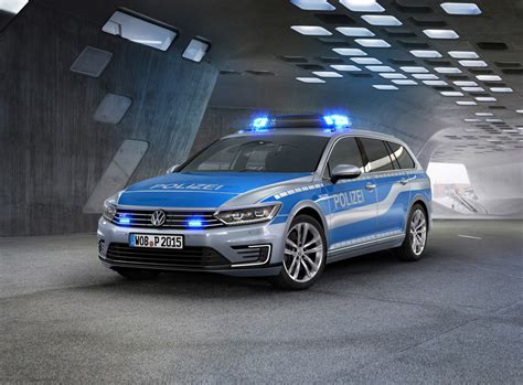 Volkswagen Stellt Neuen Polizei Passat Vor K S Newsroom