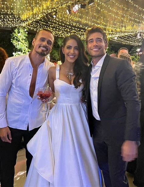 Rodrigo Guirao Díaz a los besos apasionados con una conocida bailarina de Sex