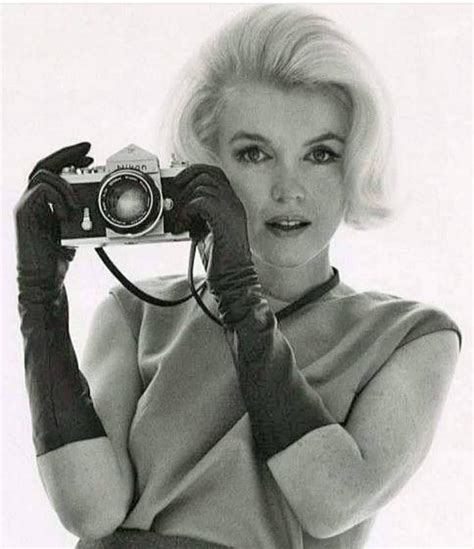 Marilyn Monroe Portrait Marilyn Monroe Photos Girls With Cameras