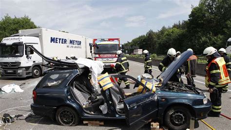 Obertshausen Schwerer Verkehrsunfall Auf Der A3