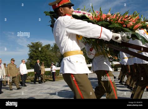 Cuban military parade Stock Photo - Alamy