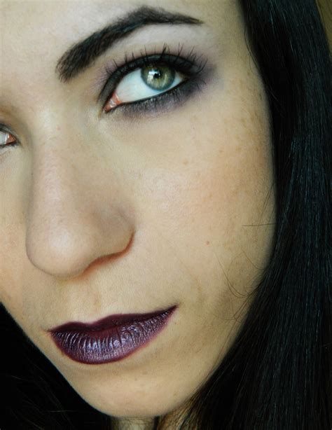 Makeup and Art Freak: Gothic Halloween Makeup Tutorial