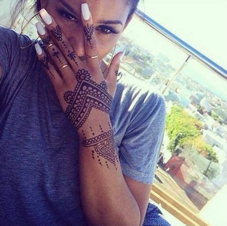 Tatuajes Para La Mano Que Te Puedes Hacer Con Henna Henna Tattoo