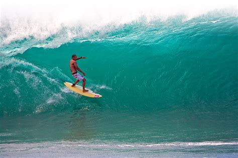 How To See North Shore Oahu S Massive Winter Waves For Yourself