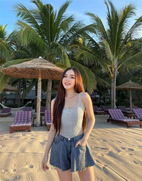 Hot girl Sài thành thu nhập tiền tỷ khoe vóc dáng quyến rũ