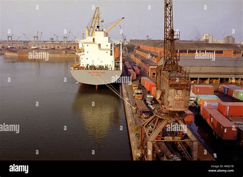 Calcutta port, Kolkata port, West Bengal, India, Port of Kolkata ...