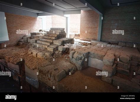 Restos Del Teatro Romano De Colonia Patricia En El Museo Arqueológico