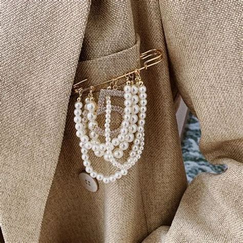 Pin By Cindi On Adalaine In 2024 Fashion Pearls Brooch Outfit