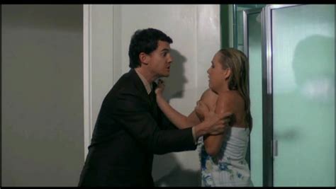 Linnea Quigley nude pics página 16