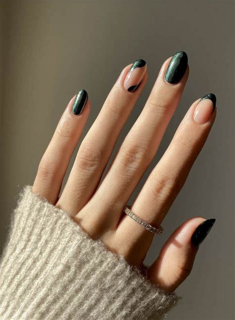 19 Gorgeous Emerald Green Nails Youll Want To Copy