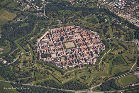 Neuf Brisach 68 La découverte du patrimoine Chemin pédagogique