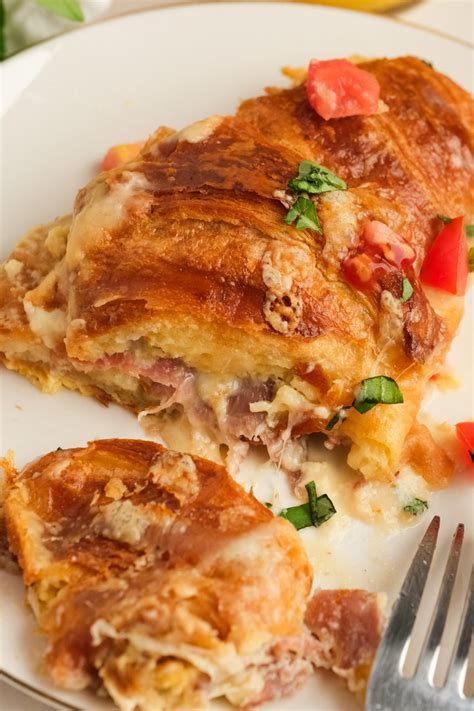 Croque Monsieur Breakfast Casserole - Reluctant Entertainer
