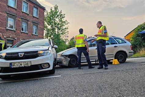 Unfall Auf Der B In Lichtentanne Kreuzung War Zwei Stunden Gesperrt