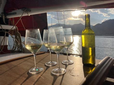 Tour In Barca A Vela Con Aperitivo Al Tramonto Sul Lago D Iseo Oj Eventi