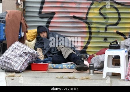 New York Ny Donnie Wahlbergplaying A Homeless Personas He