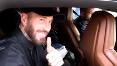 Sergio Ramos Firma Su Fichaje Con El Sevilla Es Una Deuda Con Mi