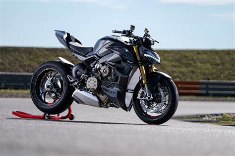 Ducati Streetfighter V4 V4 S et V4 SP2 2023 les roadsters évoluent