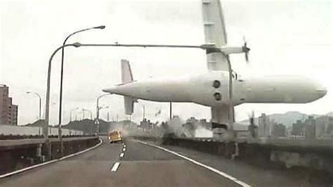 Transasia Flight 235 Pilot Cut Off Wrong Engine Before Horrific Crash