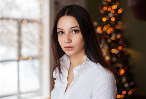 Women Maxim Maximov Portrait Freckles Christmas Mariya Volokh Brunette