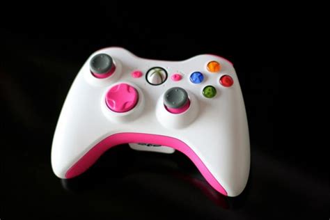 The Pink Xbox 360 Controller - GameOPS