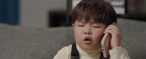 Cậu bé hot nhất vũ trụ VTV 3 lần rơi vào gia đình bất ổn là camera chạy bằng xúc xích ai cũng yêu