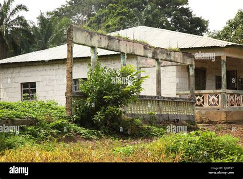 Village houses of Sierra Leone, Africa Stock Photo - Alamy