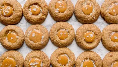 Salted Caramel Thumbprint Cookies With Cinnamon Sugar Chenée Today