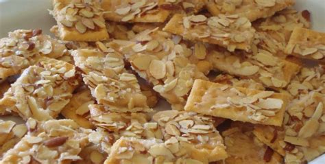 Sweet Club Cracker Snacks Recipe - Food.com | Recipe | Club crackers, Recipes, Cracker snacks