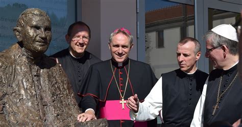 Stift Heiligenkreuz Erzbischof G Nswein Bei Tagung Zu Benedikt Xvi