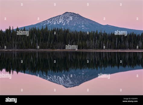 Elk Lake High Resolution Stock Photography And Images Alamy