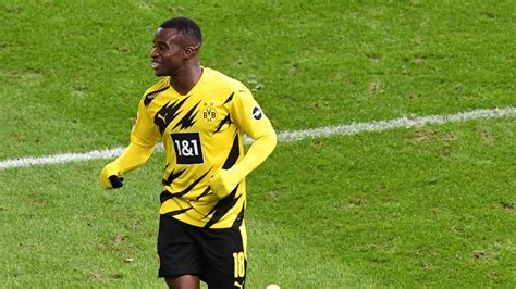 BVB Youssoufa Moukoko Vor Comeback Bei Borussia Dortmund So Plant