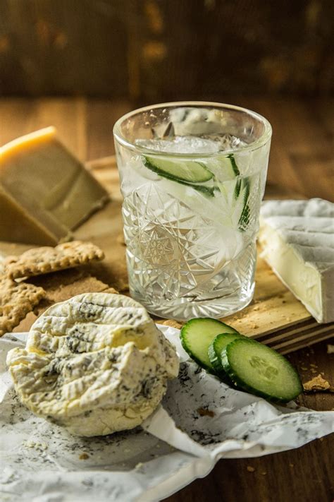 Tapas: What to drink with a cheese board | Castello®️