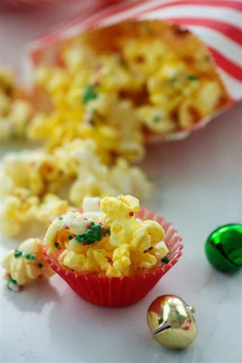 White Chocolate Christmas Popcorn Buns In My Oven