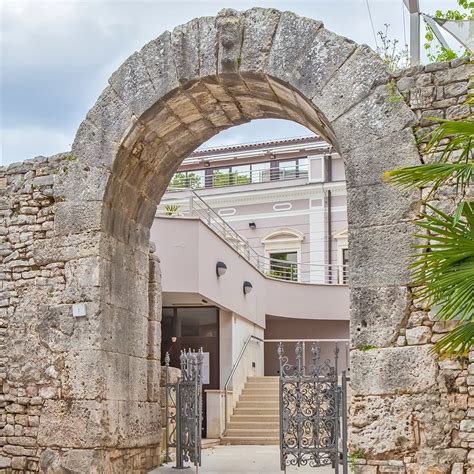 The Gate Of Hercules Pula Stay Croatia