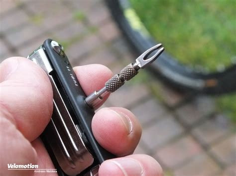 Smart Mini Tool And Tire Repair Tool In A Topeak Tubi In The Test