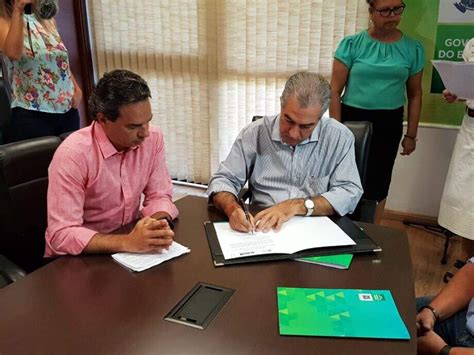 Governo E Prefeitura Assinam Contrato Para Construir 300 Casas No