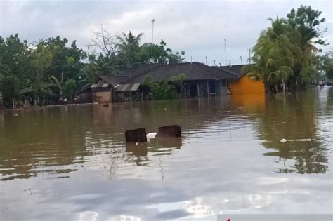 Hujan Lebat Picu Banjir Dan Longsor Di Jembrana Jalur Denpasar