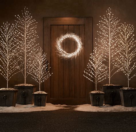 31 Elegant And Simple Minimalist Christmas Decor Ideas