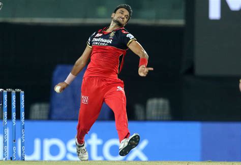 Harshal Patel Biography Stats Career Ipl Bowling All Details