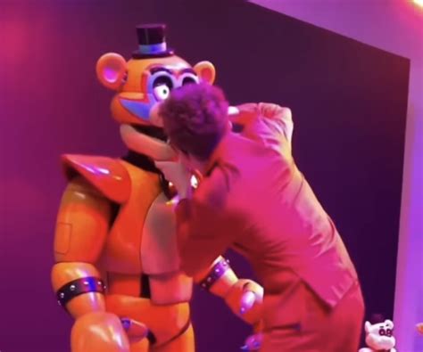 Cg X Glamrock Freddy Confirmed They Are Kissing Fandom