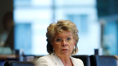 Viviane Reding Eu Kommissarin Beklaut Der Spiegel