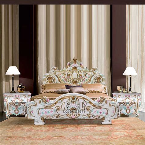 Wooden Luxury Victorian Style Bed Gold Highlights YT-128