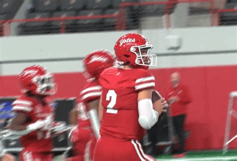 South Dakota Qb Aidan Bouman Boosts Coyotes Ahead Of Fcs Quarterfinal