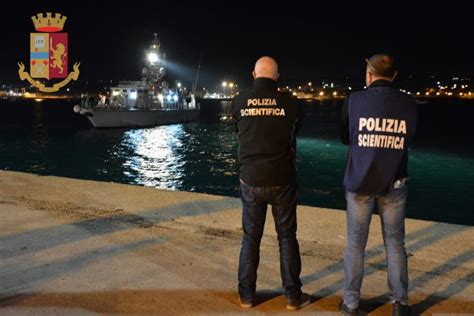 Sbarco A Pozzallo Arrestati Cinque Presunti Scafisti Egiziani