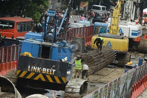 Pengerjaan Proyek Jalan Layang Kapten Tendean Blok M Ciledug