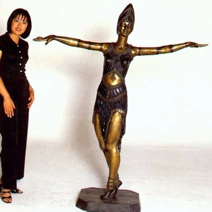 Monumental Semiramis (no cape) Bronze Statue | World of Bronze