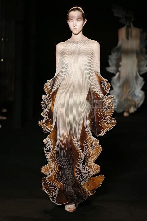 Iris Van Herpen Couture Fashion Show Collection Fall Winter